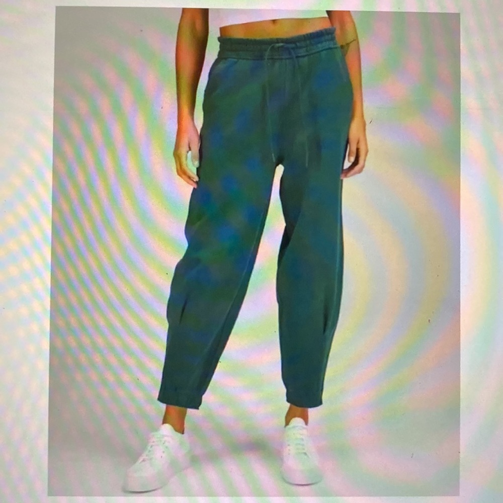 Lululemon Green Jasper Loungeful Oversized High Rise Jogger size 8